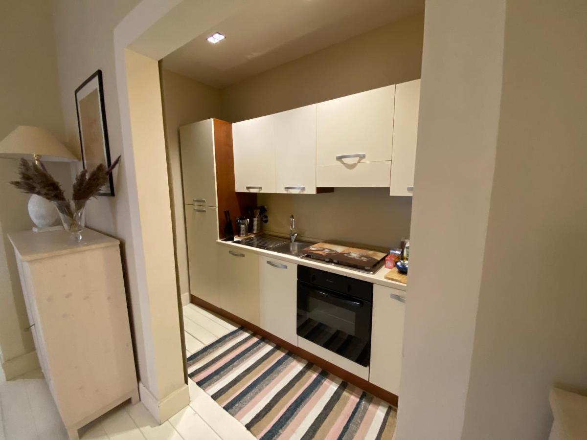 White Florence Suite Exterior photo