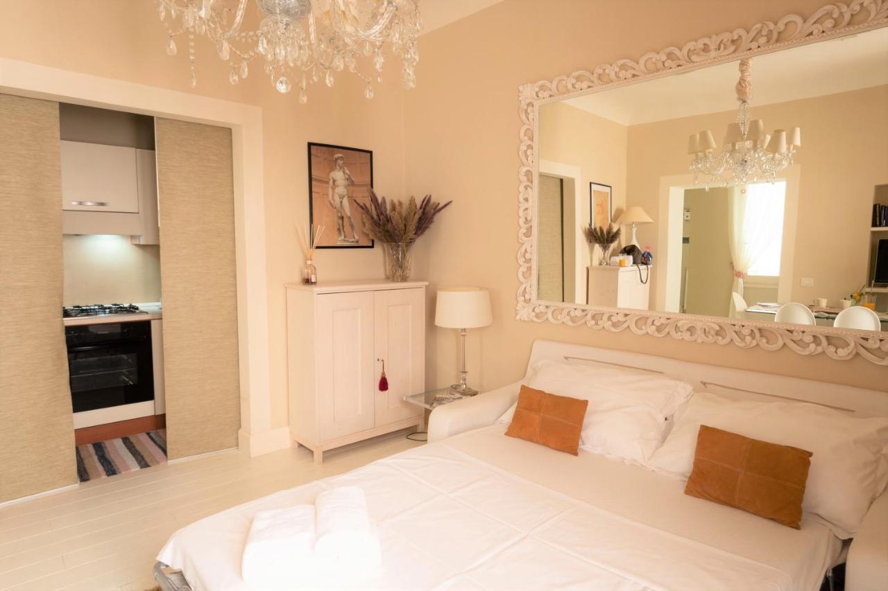White Florence Suite Exterior photo