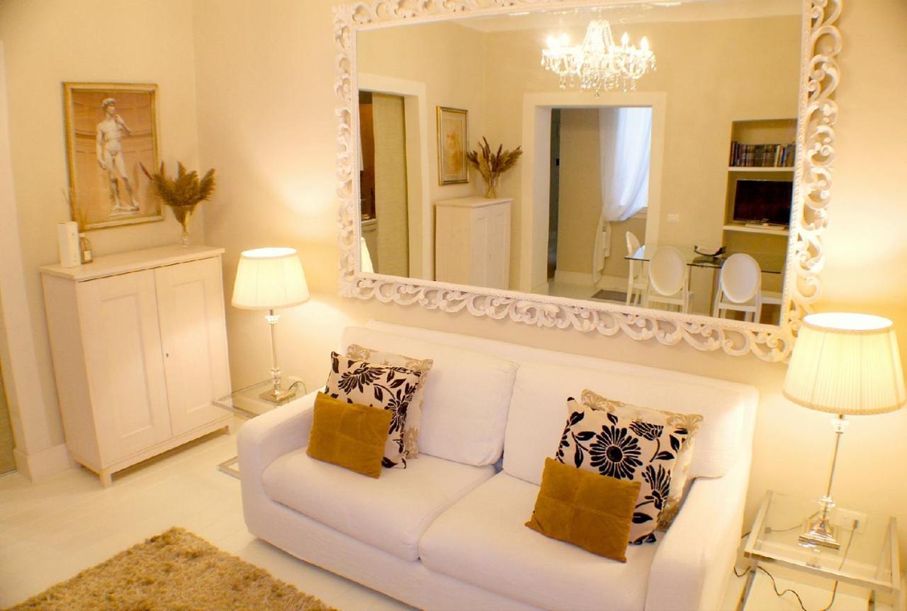 White Florence Suite Exterior photo